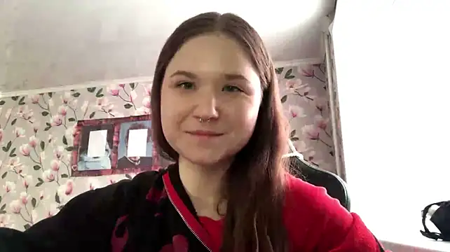 ElodiaHitzeman Momentaufnahme des Live-Raums auf Stripchat