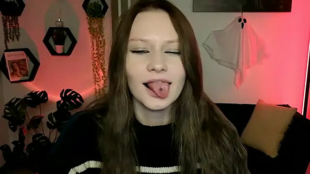 ElodieRenaud live room snapshot on Stripchat