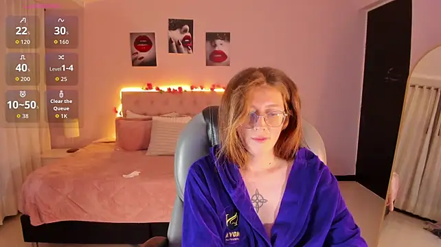 Emily_Warren_ live room snapshot on Stripchat