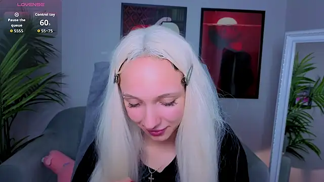 EmmaGil live room snapshot on Stripchat