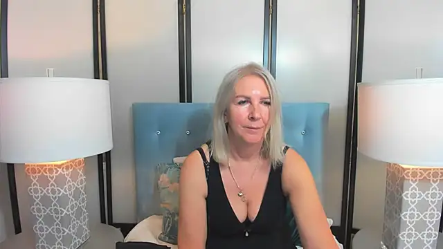 EricaTop снимок онлайн-комнаты на Stripchat