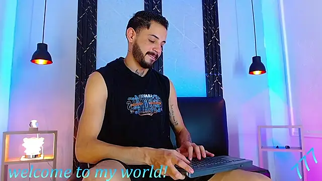 Erick_Wall снимок онлайн-комнаты на Stripchat