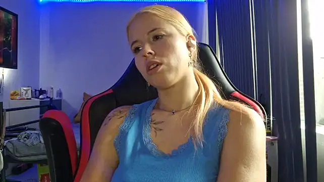 ErnestineBagge captura de la sala en vivo en Stripchat