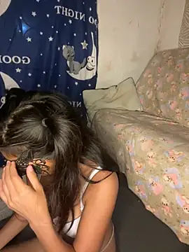 Estefanyeangel live room snapshot on Stripchat