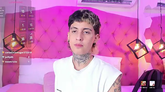 Ethana_lennox live room snapshot on Stripchat