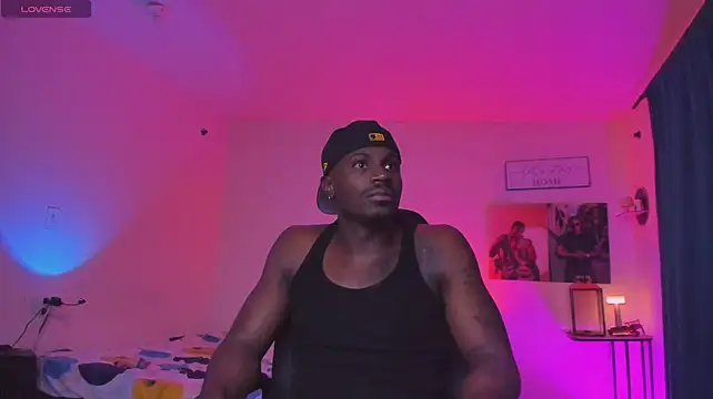 Ethantravis22 снимок онлайн-комнаты на Stripchat