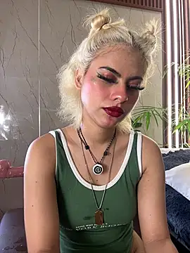 Eva_Feller69 live room snapshot on Stripchat
