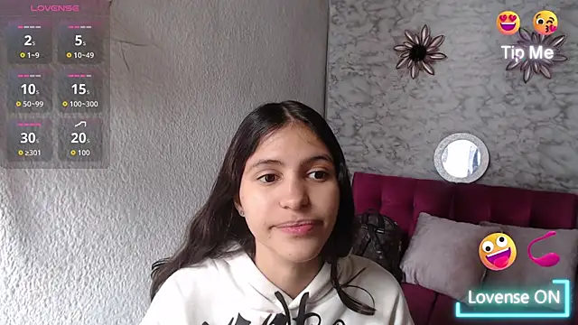 Evagirl69 live room snapshot on Stripchat