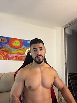 Ezzio_Scolaro live room snapshot on Stripchat