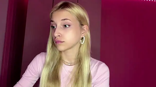 FiveFootBlonde Momentaufnahme des Live-Raums auf Stripchat