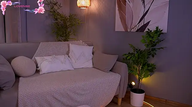 Fluffy_Lexi live room snapshot on Stripchat