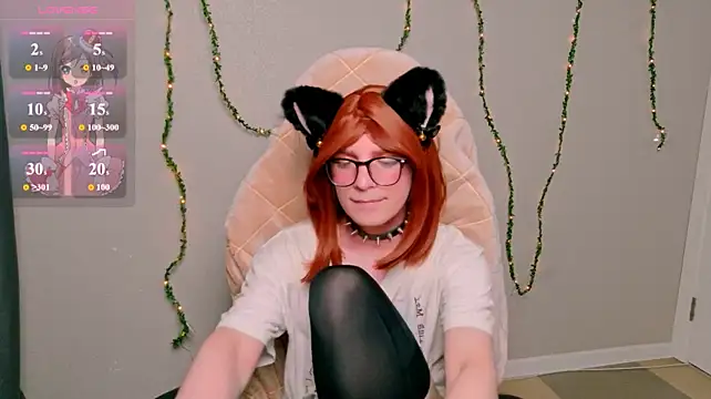 FoxyPuff live room snapshot on Stripchat