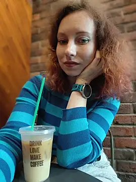 Frost_foxy Momentaufnahme des Live-Raums auf Stripchat