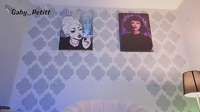 GabyPetit captura de la sala en vivo en Stripchat
