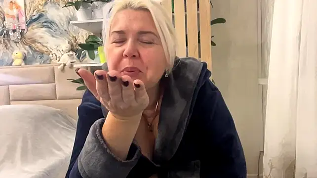 Galatea_2025 momentopname van live room op Stripchat