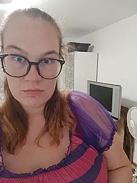 GermanNerdyAlice Momentaufnahme des Live-Raums auf Stripchat