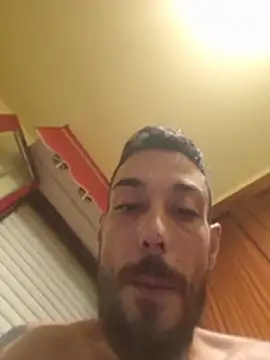 Grantorino69 live room snapshot on Stripchat