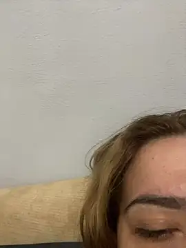Grazi457 live room snapshot on Stripchat