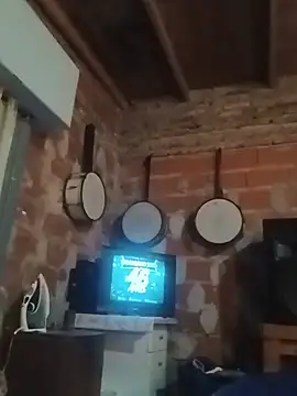 Gusta86 live room snapshot on Stripchat