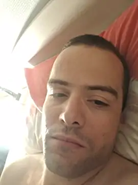 Hakim2493 снимок онлайн-комнаты на Stripchat