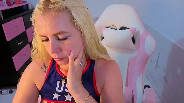 HannaBrave momentopname van live room op Stripchat