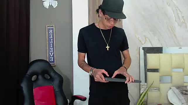 Harry_jhonsson captura da sala ao vivo na Stripchat