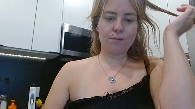 HazelSkyesChat Momentaufnahme des Live-Raums auf Stripchat