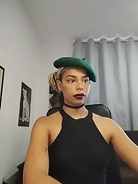 Helenoir Momentaufnahme des Live-Raums auf Stripchat