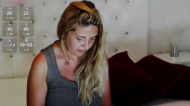 HolliePerry momentopname van live room op Stripchat