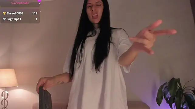 Holly_velvett снимок онлайн-комнаты на Stripchat