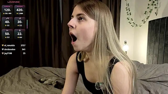 Honey_Lia Momentaufnahme des Live-Raums auf Stripchat