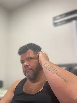 HotDominicanCum Momentaufnahme des Live-Raums auf Stripchat