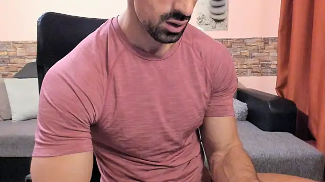 HotHunkTrainer live room snapshot on Stripchat