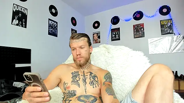 Huntall77 Momentaufnahme des Live-Raums auf Stripchat