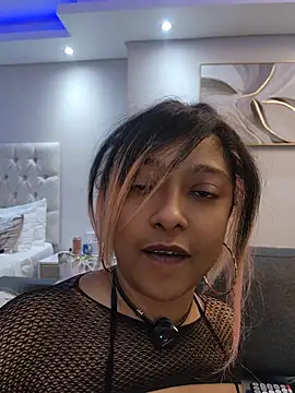 Indianbrownie live room snapshot on Stripchat