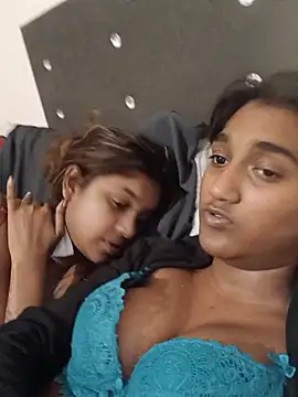 Indianqueen03 снимок онлайн-комнаты на Stripchat