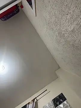 Indiazinhax captura de la sala en vivo en Stripchat