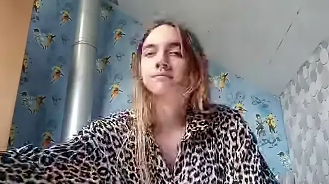 IraGerba momentopname van live room op Stripchat