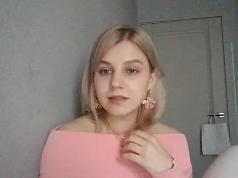 Irenora Momentaufnahme des Live-Raums auf Stripchat