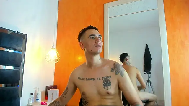 Irina_and_Max снимок онлайн-комнаты на Stripchat