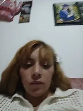 Isabella__Risky live room snapshot on Stripchat