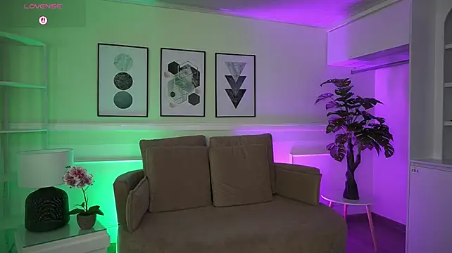 IvyGrabes live room snapshot on Stripchat