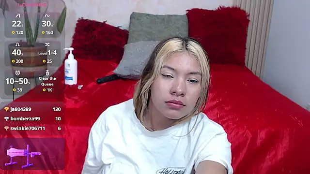 JESSYCHERNOBIL momentopname van live room op Stripchat