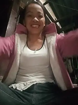 Jade-ee captura de la sala en vivo en Stripchat