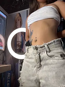 Jennifer_LS live room snapshot on Stripchat