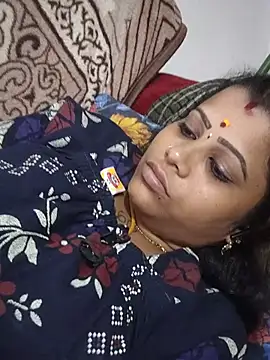 Jillukutty143 live room snapshot on Stripchat