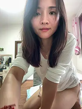 JinLi-18 live room snapshot on Stripchat