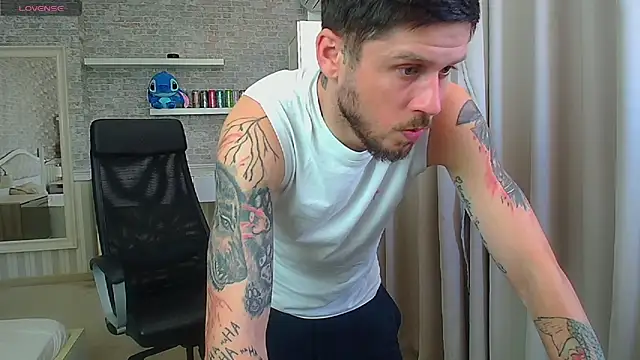 JonahShaw снимок онлайн-комнаты на Stripchat