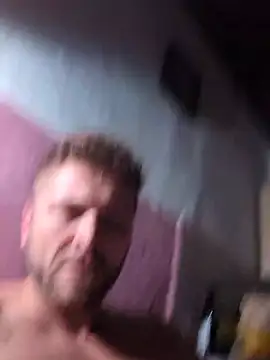 Jules4651 live room snapshot on Stripchat