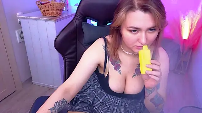 JuliaLegrand live room snapshot on Stripchat
